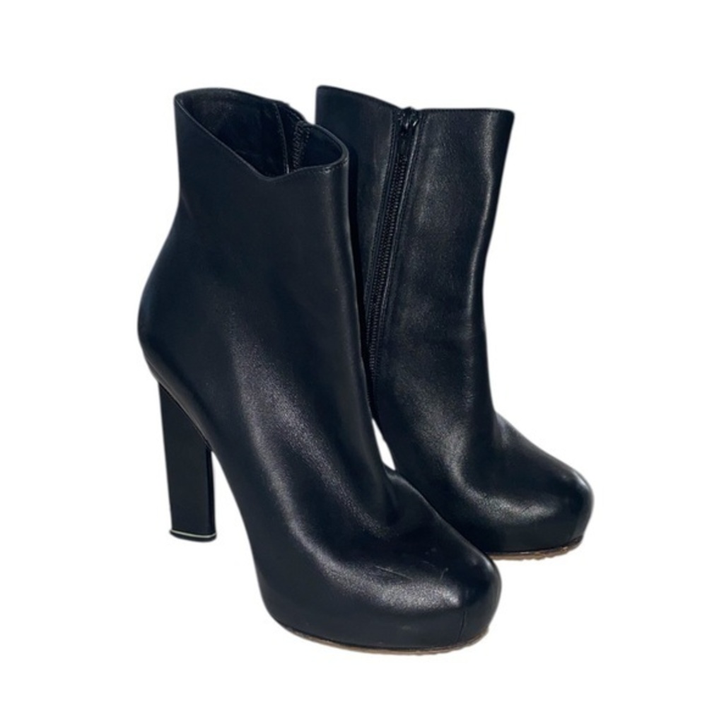Nicholas Kirkwood black boots
